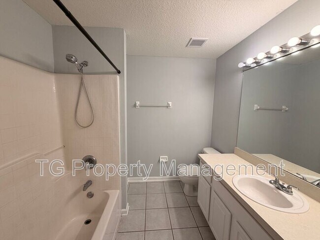 Foto del edificio - 3588 Twisted Tree Ln