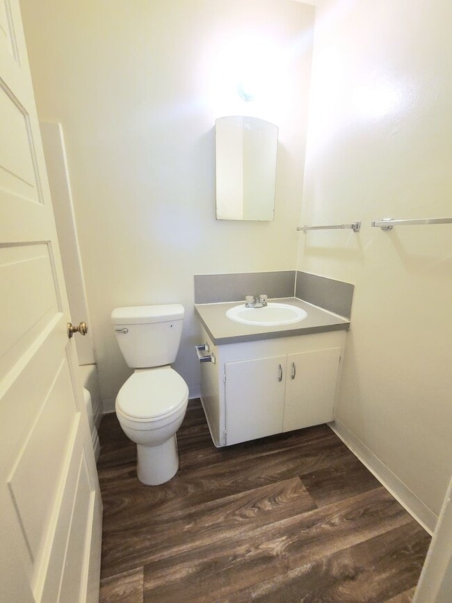 Building Photo - Charming 1 Bedroom, 1 Bath Apartment in Downtown Boise