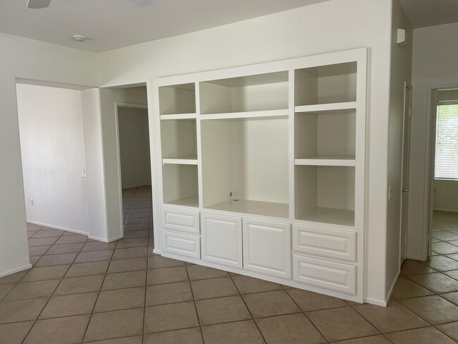 Foto del edificio - 78472 Glastonbury Way