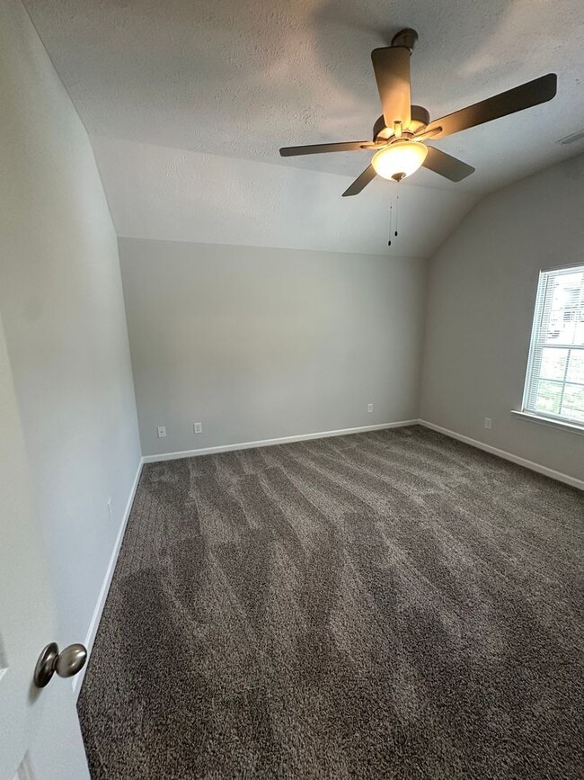 Building Photo - Brand New 3Bed 2Bath Home in Manchester!