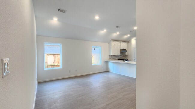Foto del edificio - 6426 Seafoam Lake Dr