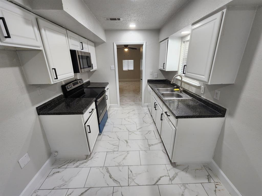 Primary Photo - 14219 Fleetwell Dr