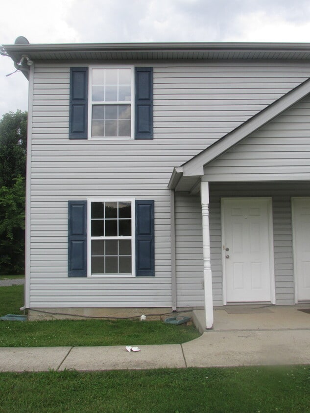 Primary Photo - Murfreesboro Duplex - Prime Location Near ...