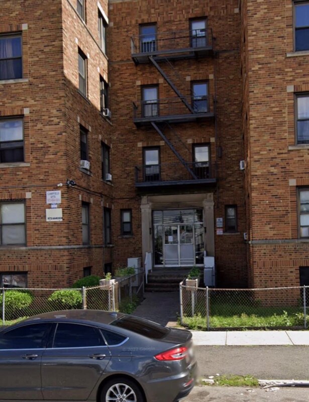 649 Chancellor Ave Unit 2, Irvington, NJ 07111 Room for Rent in