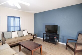 Building Photo - 10201 Shane Dr