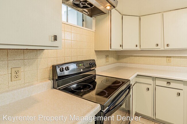 Foto del edificio - 3 br, 1 bath House - 2336 South Downing St