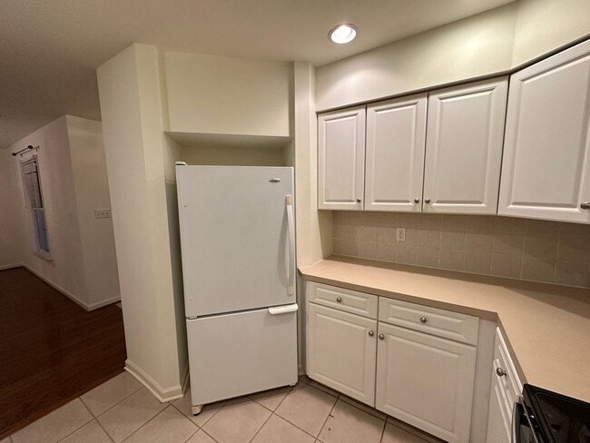 Building Photo - One Level Townhome in Forest