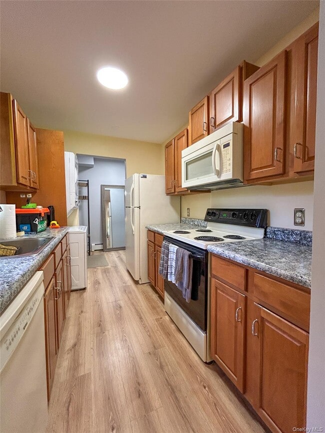Building Photo - 5 Loudon Dr