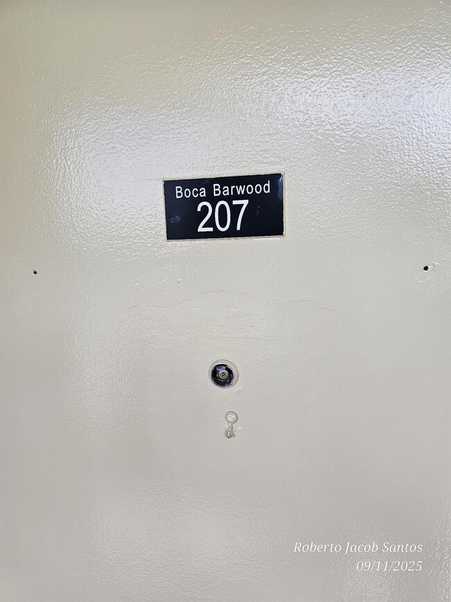 Foto del edificio - 23305 Barwood Ln N