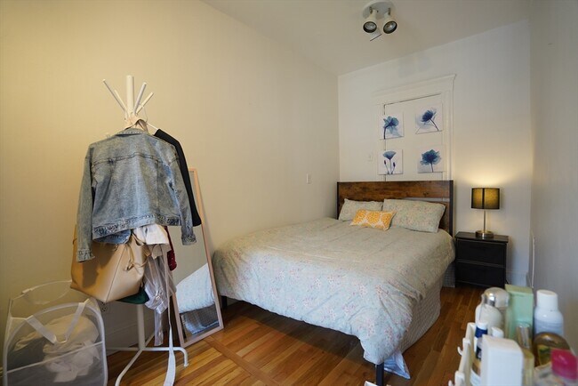 Foto del edificio - 70 Queensberry St