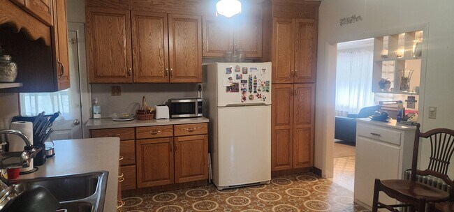 Foto del edificio - 78 Tucker Ave