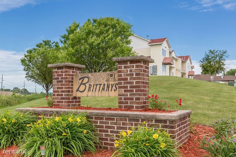 Primary Photo - 3083 Brittany Ln NW