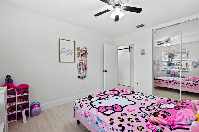 Building Photo - 5140 Floria Way