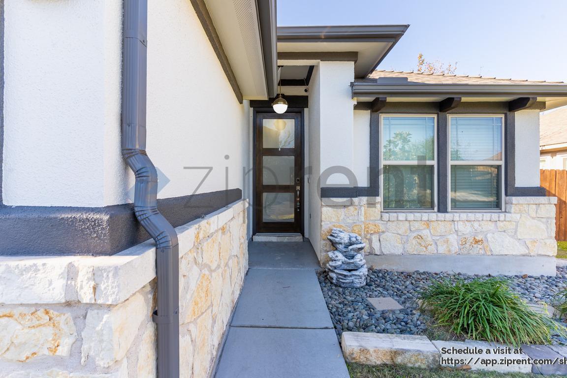 Foto principal - 19004 Mangan Way