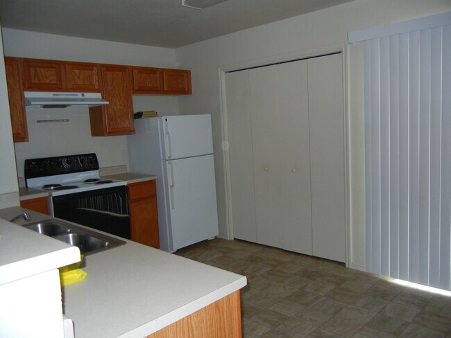 Building Photo - 1608 Inca Dr