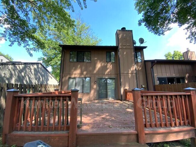 Foto del edificio - 1126 Woodgate Dr