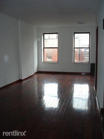 Building Photo - 10 Saint Nicholas Pl