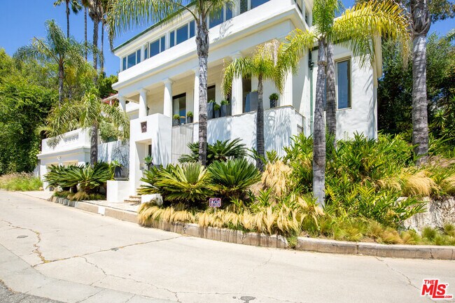Foto del edificio - 2249 Mountain Oak Dr