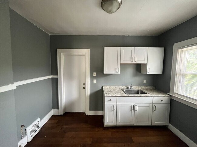 Foto del edificio - 9124 Pinehurst St