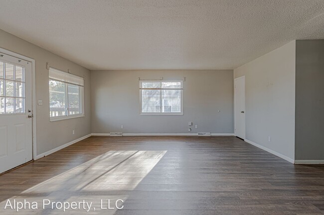 Building Photo - 3 br, 1 bath House - 102 Parkins Mill Rd
