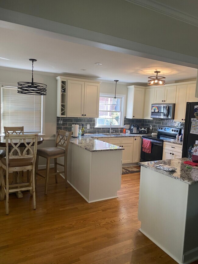 Foto del edificio - 605 Meade Dr