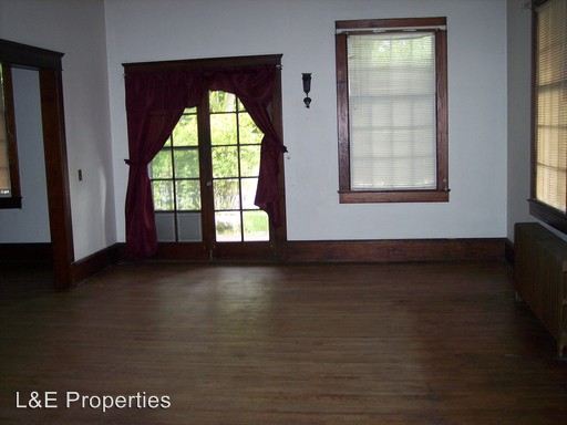 Building Photo - 125 Highland St