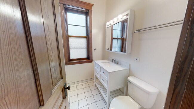 Foto del edificio - 3720 N Wayne Ave