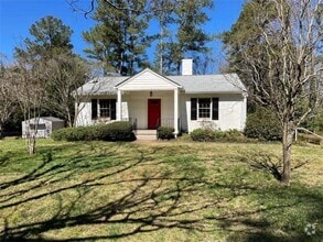 Building Photo - 2974 Hollywood Dr