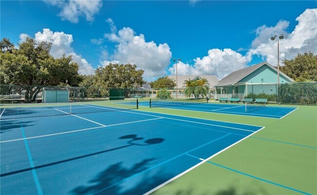 Foto del edificio - Cute 2 bedroom plus den seasonal rental - ...