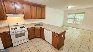 Building Photo - 380 Radio Rd