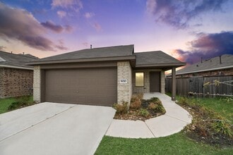 Building Photo - 9010 Estes Lks Dr