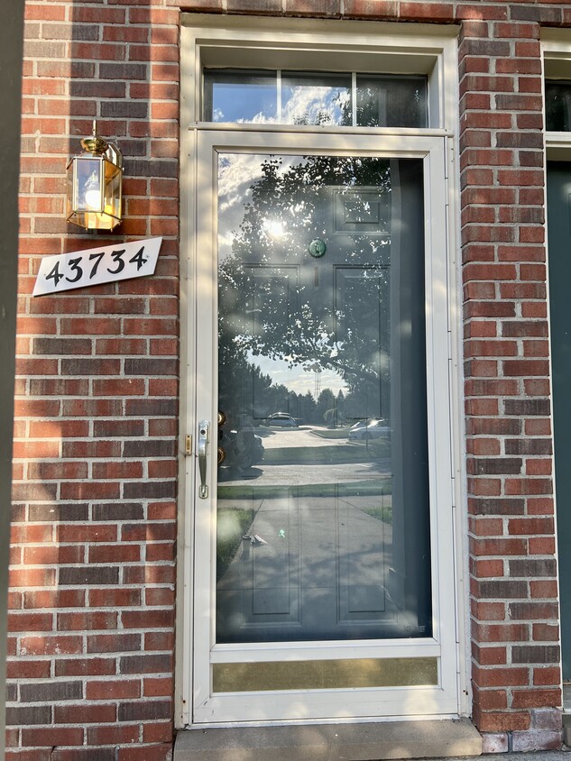 Primary Photo - 43734 Rushcliffe Dr