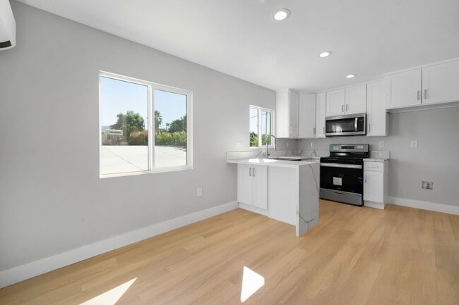 Building Photo - 1318 Malachite Ave