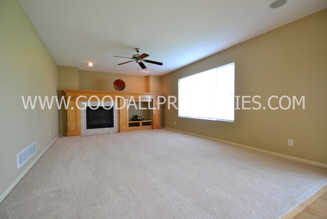 Foto del edificio - 4 Bedroom, 2.5 Bathroom Home in Waukee