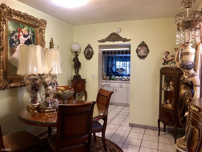 Building Photo - 3 br, 2 bath House - 718 W 34th St