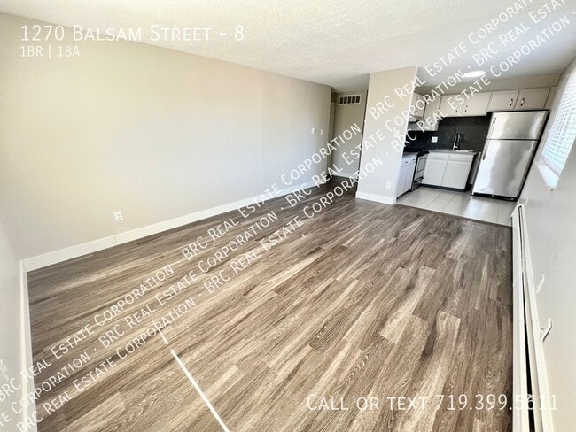 Foto del edificio - 1270 Balsam St
