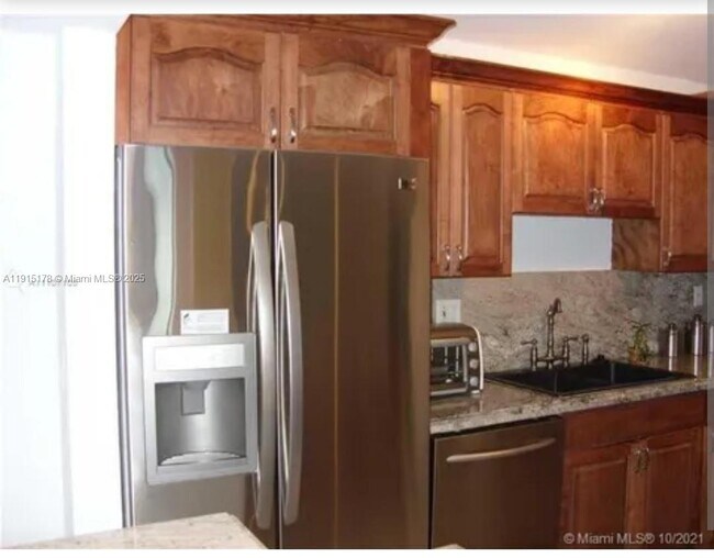 Foto del edificio - 9735 NW 52nd St