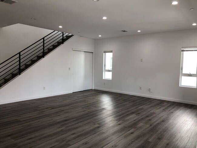 Foto del edificio - 10815 Peach Grove St