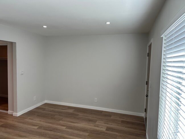 Building Photo - 25120 Frampton Ave