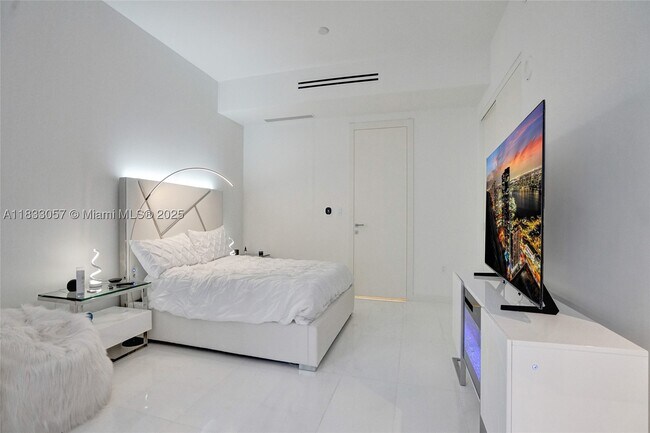Foto del edificio - 300 Biscayne Blvd