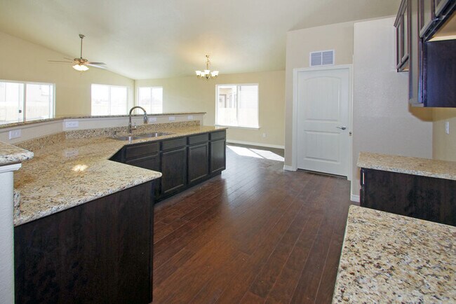 Foto del edificio - Delightful Rancher in Lorson Ranch