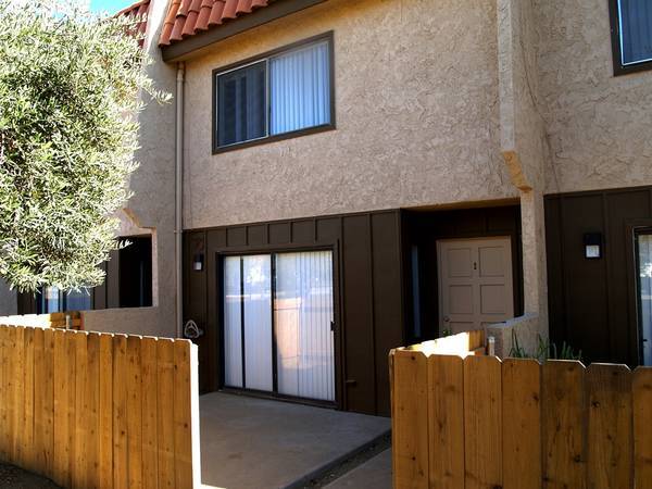 Primary Photo - 55889 Santa Fe Trl