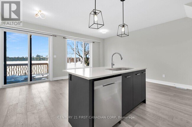 Photo du bâtiment - 601 Lions Park Dr