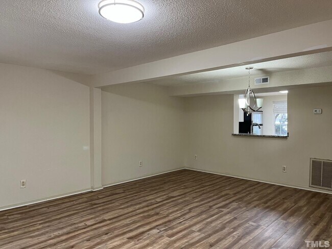 Building Photo - 112 E Chalfont Way