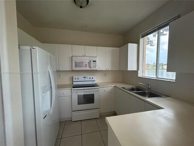 Foto del edificio - 2702 SE 15th Pl