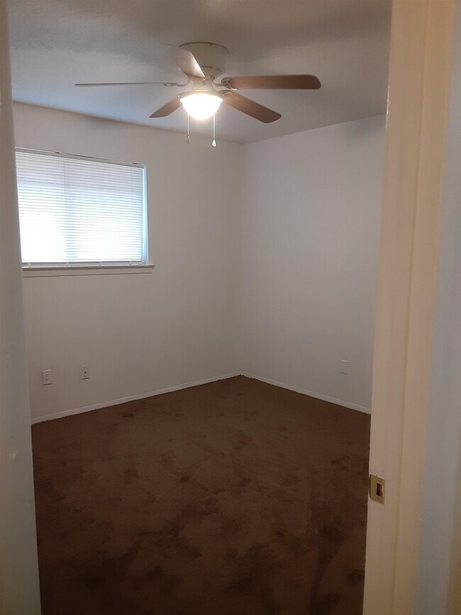 Foto del edificio - 1487 Dunn Ave