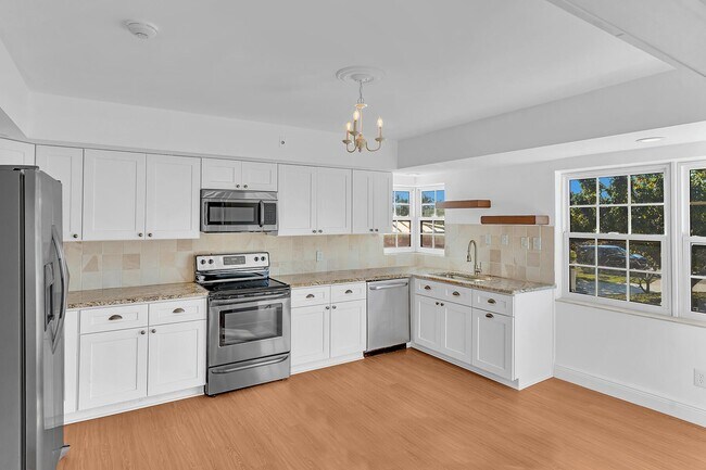 Building Photo - 301 Gulfstream Dr