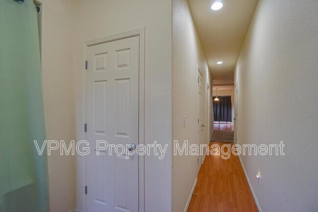 Foto del edificio - 1413 NE 87th Cir