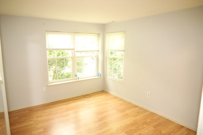 Building Photo - 118 Meadow Ridge Rd