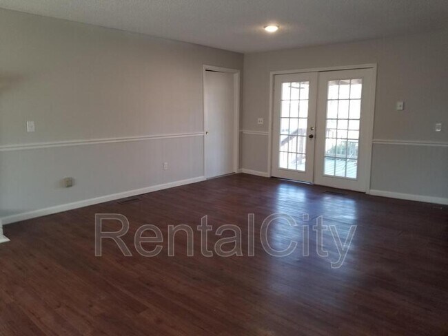 Foto del edificio - 1124 Bridgette St
